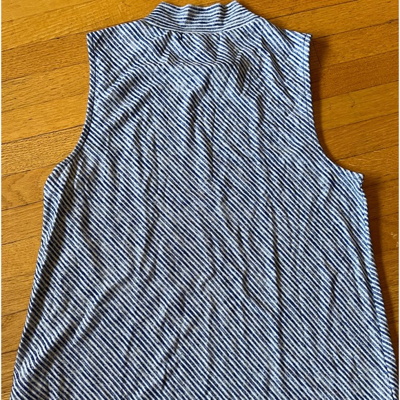 Blue striped banana republic sleeveless top - Picture 4 of 4
